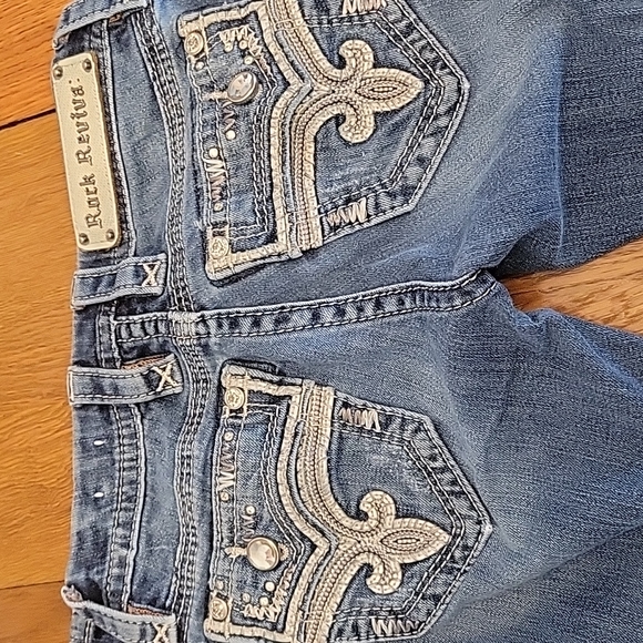 Womens Rock Revival Jeans - Picture 2 of 5